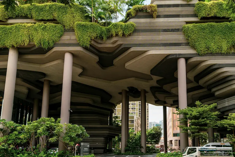 d&eacute;couvrez l'architecture durable, une approche innovante qui allie design esth&eacute;tique et respect de l'environnement. apprenez comment cette discipline vise &agrave; r&eacute;duire l'empreinte &eacute;cologique des b&acirc;timents tout en am&eacute;liorant le bien-&ecirc;tre des occupants. explorez les mat&eacute;riaux &eacute;cologiques, les techniques de construction efficaces et les projets embl&eacute;matiques qui transforment notre cadre de vie.