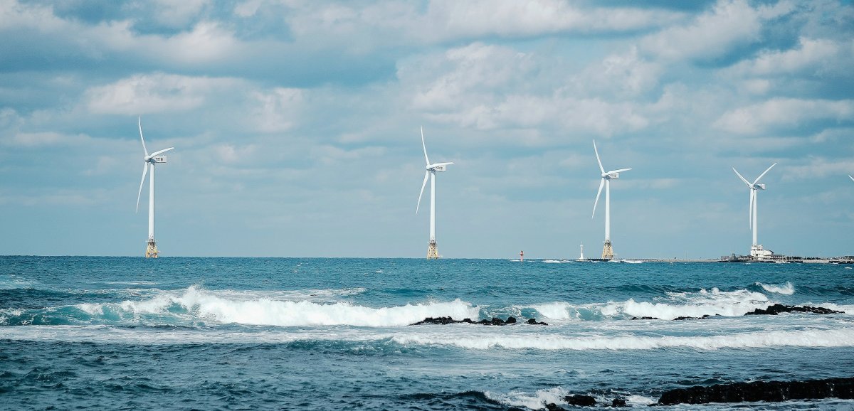 d&eacute;couvrez l'impact des &eacute;oliennes sur l'environnement : avantages &eacute;cologiques, contributions &agrave; la transition &eacute;nerg&eacute;tique et d&eacute;fis &agrave; relever pour une production d'&eacute;nergie durable.