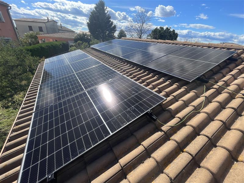 d&eacute;couvrez les leaders solaires de 2023 : les entreprises et innovations qui transforment le secteur de l'&eacute;nergie renouvelable. restez &agrave; jour avec les derni&egrave;res tendances et solutions pour un avenir durable.