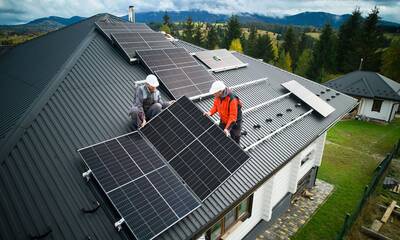 d&eacute;couvrez des t&eacute;moignages authentiques de professionnels du secteur photovolta&iuml;que. apprenez des exp&eacute;riences, des succ&egrave;s et des conseils avis&eacute;s qui vous aideront &agrave; optimiser vos projets d'&eacute;nergie solaire.